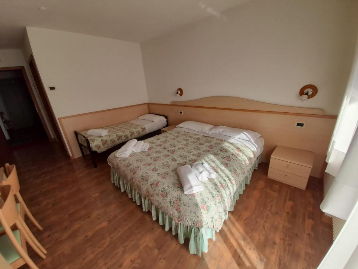 Hotel Garni B&B Maffei Pinzolo Exterior foto