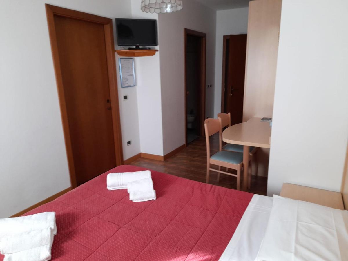Hotel Garni B&B Maffei Pinzolo Exterior foto