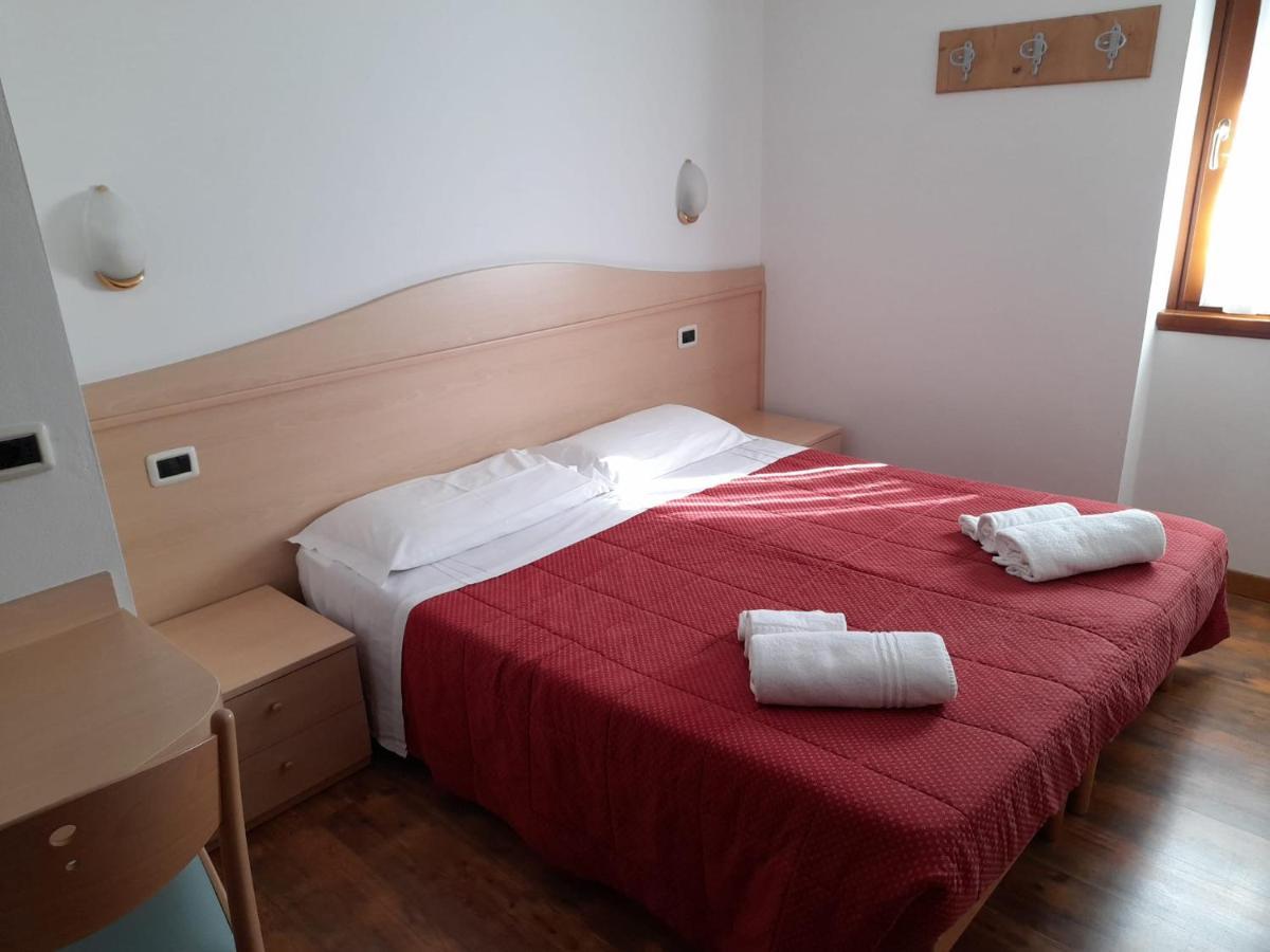 Hotel Garni B&B Maffei Pinzolo Exterior foto